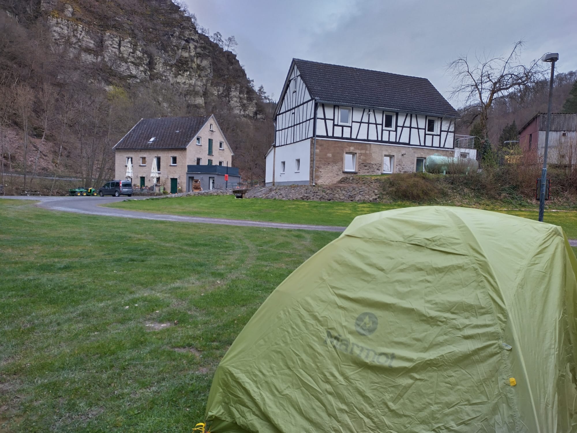 Trekking von Bahnhof zu Bahnhof in der Ahr-Eifel